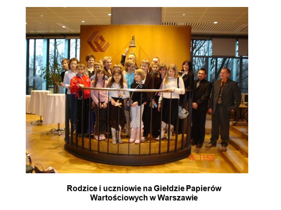 Rodzice i uczniowie na Giełdzie Papierów Wartościowych w Warszawie