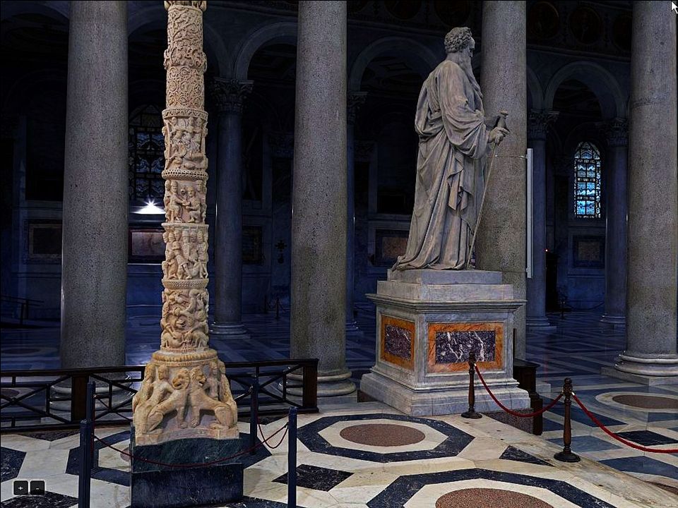 Łuk wznoszący się nad baldachimem zdobi mozaika z V wieku z postaciami Zbawiciela i patriarchów.